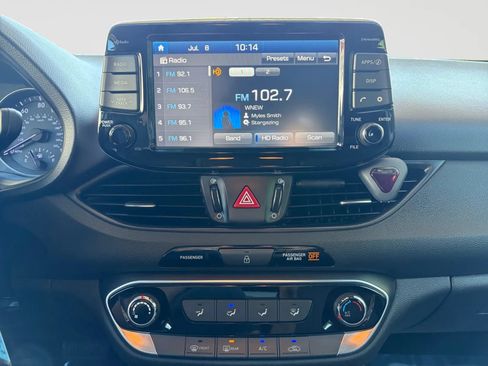 Used 2018 Hyundai Elantra GT FWD image 24