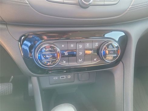 Used 2023 Buick Encore GX Select w/ Safety Package II AWD/4WD image 24