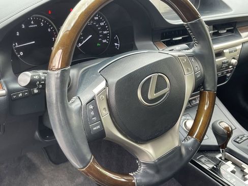 Used 2013 Lexus ES 350 w/ Luxury Pkg FWD image 22