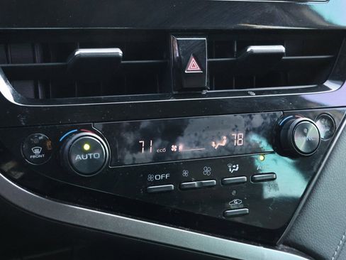 Used 2023 Toyota Camry SE image 19