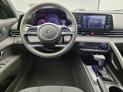 Used 2022 Hyundai Elantra SEL FWD image 22