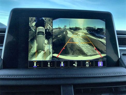 Used 2024 Chevrolet Suburban High Country image 17