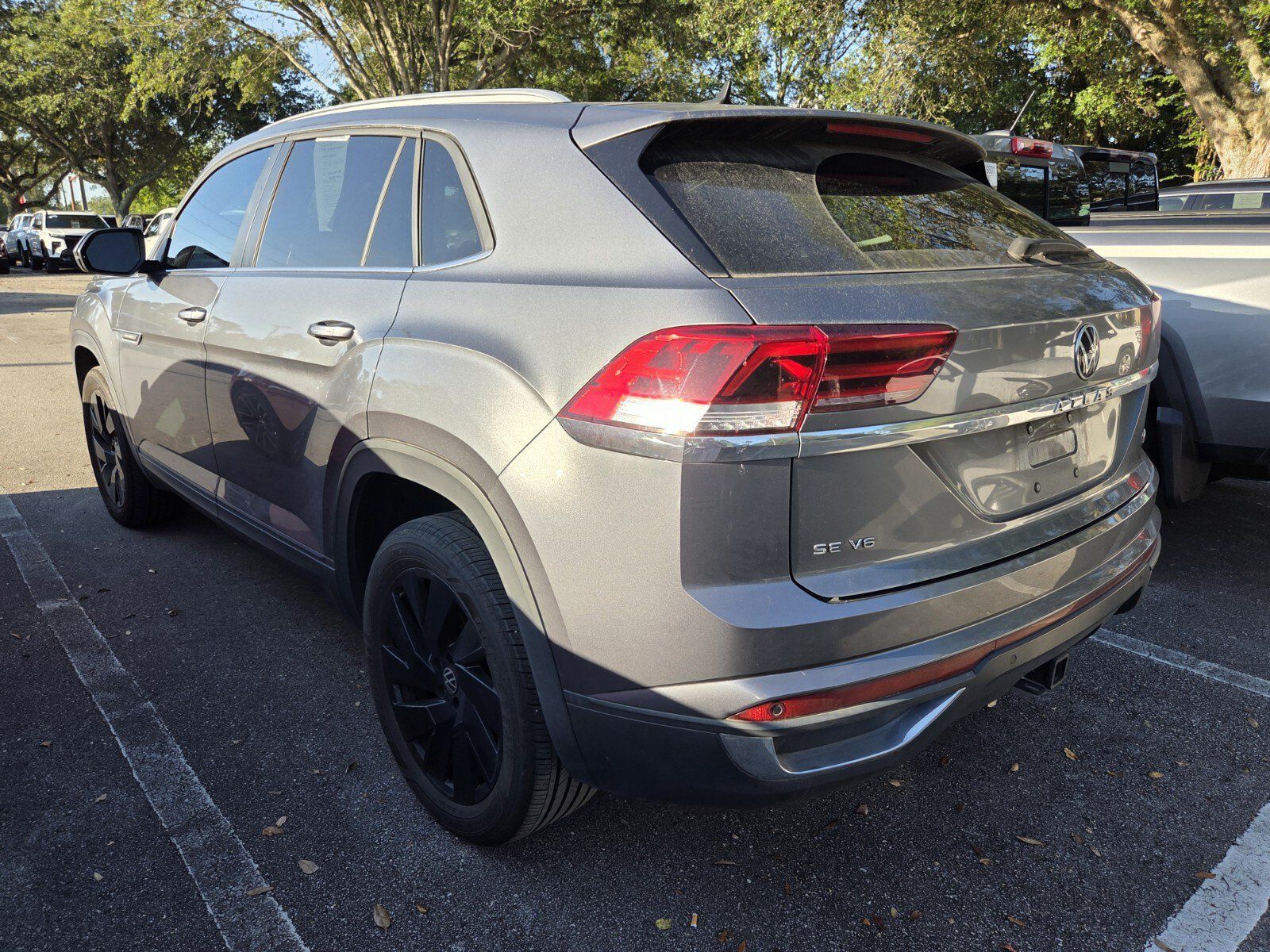 Used 2022 Volkswagen Atlas Cross Sport SE AWD/4WD image 3