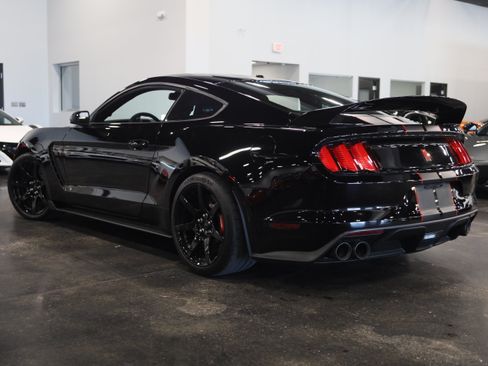 Used 2017 Ford Mustang Shelby GT350R w/ GT350R Equipment Group 920A RWD image 4
