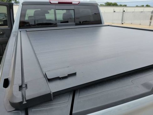Used 2024 GMC Sierra 1500 AT4 w/ AT4 Premium Package AWD/4WD image 9
