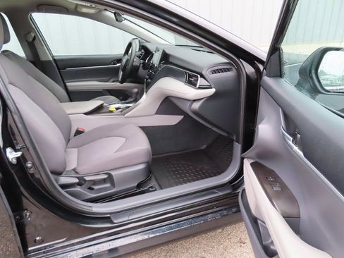 Used 2023 Toyota Camry LE image 21