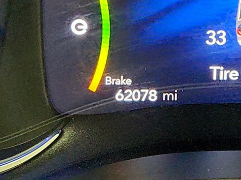 Used 2020 Chrysler Pacifica Touring-L w/ S Appearance Package FWD image 15