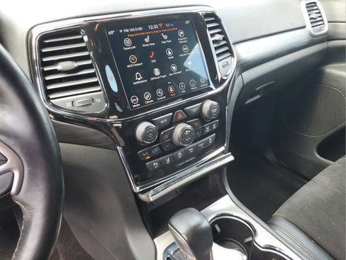 Certified 2021 Jeep Grand Cherokee Laredo X image 23