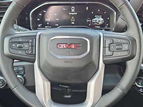 Used 2025 GMC Sierra 1500 SLT RWD image 16