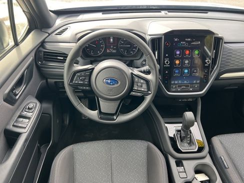 Used 2025 Subaru Forester Premium image 21