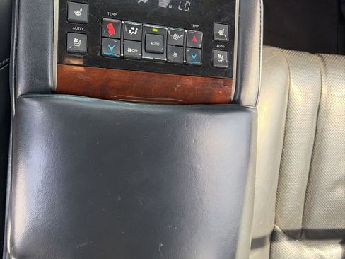 Used 2018 Lexus LX 570 4WD w/ Luxury Package image 23