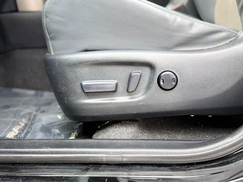 Used 2015 Toyota RAV4 Limited w/ Technology Package image 19