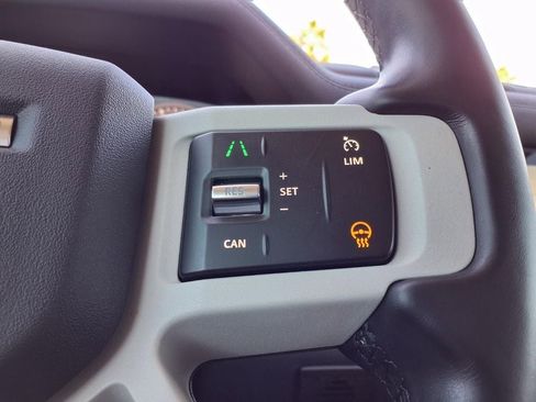 Used 2021 Land Rover Defender 90 First Edition image 29