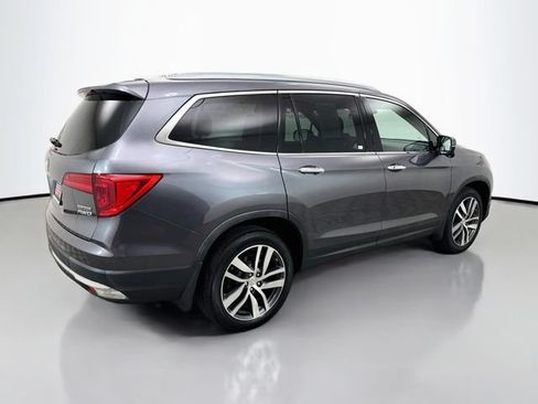 Used 2018 Honda Pilot Touring image 7