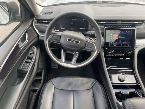 Used 2023 Jeep Grand Cherokee L Laredo w/ Luxury Tech Group I AWD/4WD image 15