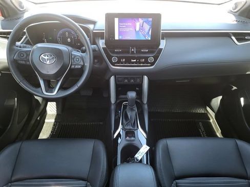Used 2025 Toyota Corolla Cross AWD Hybrid w/ Convenience Package image 22