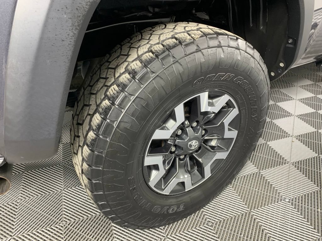 Certified 2021 Toyota Tacoma TRD Off-Road AWD/4WD image 13