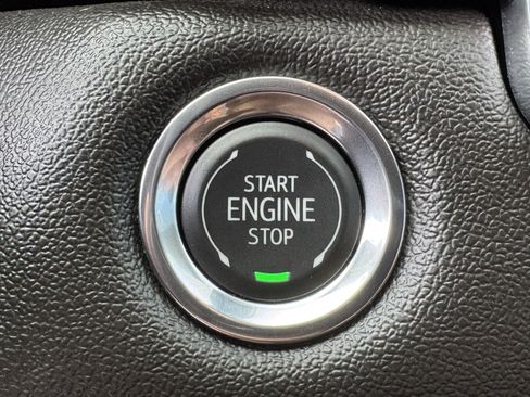 Used 2025 Chevrolet Colorado LT w/ LT Convenience Package RWD image 22