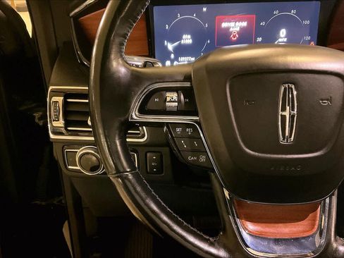 Used 2018 Lincoln Navigator Reserve w/ Technology Package image 22
