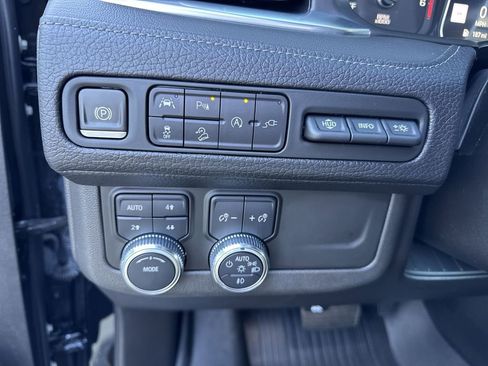 Certified 2021 GMC Yukon Denali w/ Denali Premium Package image 18