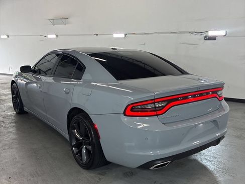 Used 2022 Dodge Charger SXT RWD image 4