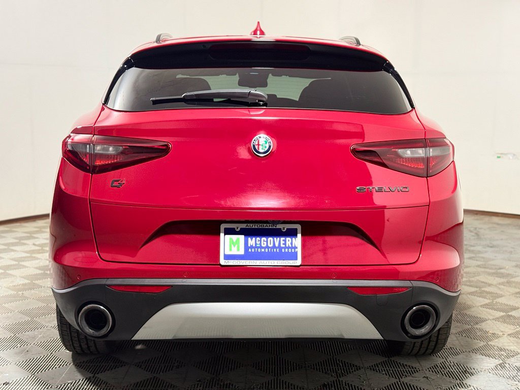 Used 2018 Alfa Romeo Stelvio Sport w/ Quick Order Package 22J Sport AWD/4WD image 5