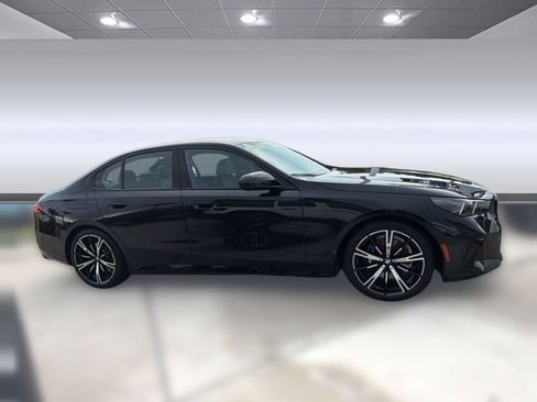 Used 2026 BMW 530i w/ M Sport Package RWD image 7