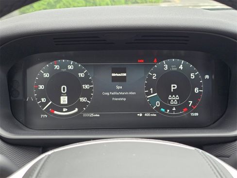 New 2025 Land Rover Discovery Dynamic SE image 12