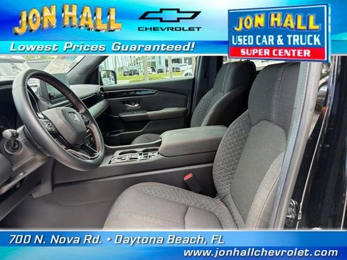Used 2025 Honda Pilot Sport image 18