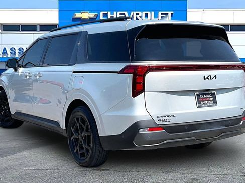 Used 2025 Kia Carnival SX FWD image 3