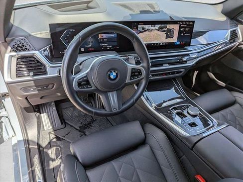 Used 2025 BMW X5 sDrive40i w/ M Sport Package RWD image 9
