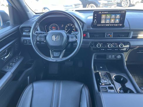 Used 2023 Honda Pilot TrailSport image 7
