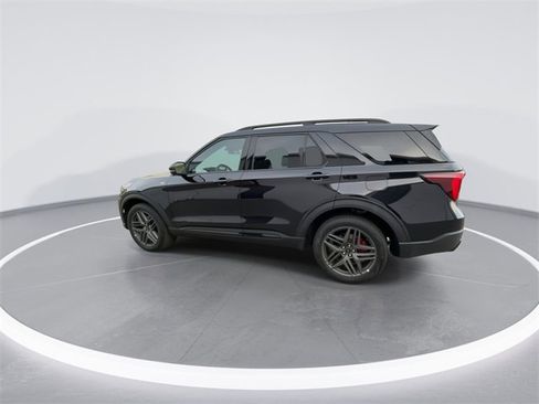 Used 2025 Ford Explorer ST-Line w/ ST-Line Street Pack image 6