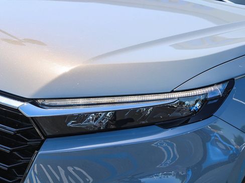 Used 2025 Honda CR-V EX-L image 5