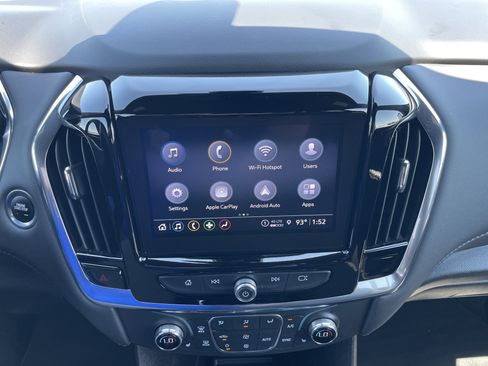Used 2023 Chevrolet Traverse LT w/ Rear Camera Mirror Package AWD/4WD image 12