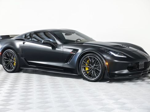 Used 2016 Chevrolet Corvette Z06 w/ 3LZ Preferred Equipment Group RWD image 5