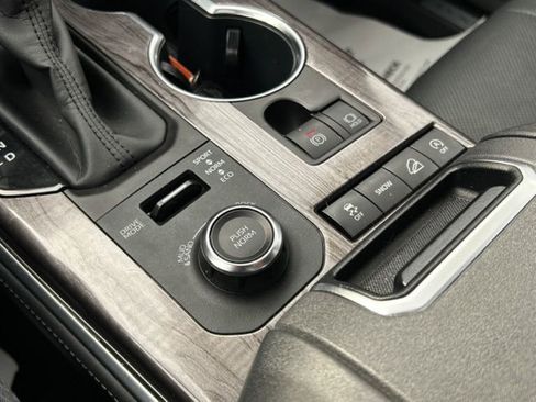 Used 2020 Toyota Highlander Limited image 48