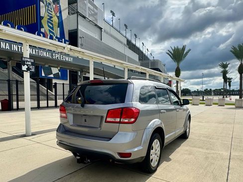 Used 2019 Dodge Journey SE image 6