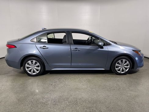 Certified 2022 Toyota Corolla LE image 2