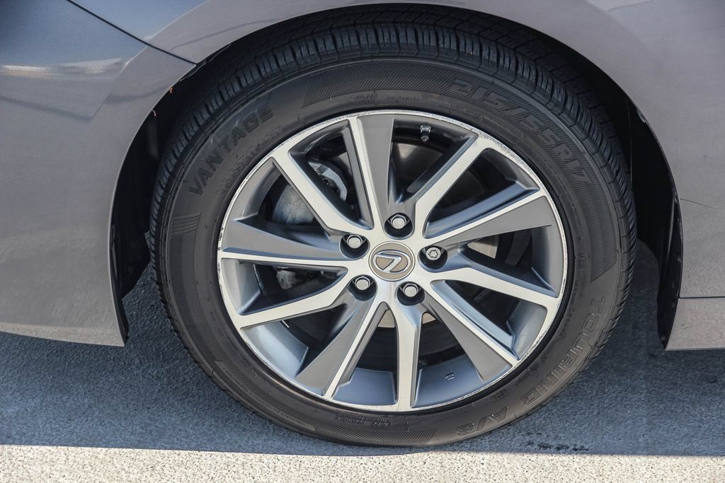 Used 2017 Lexus ES 300h w/ Luxury Package FWD image 10