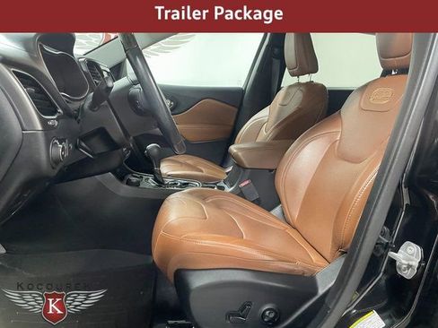 Used 2019 Jeep Cherokee Overland image 12