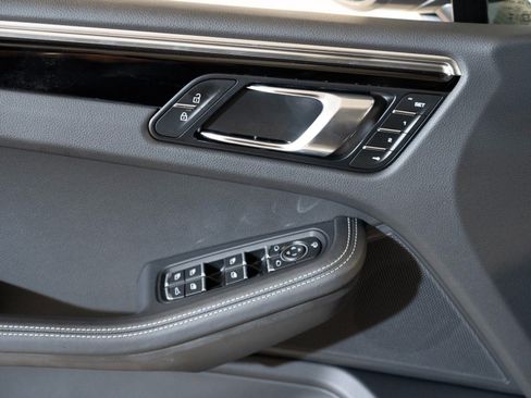 Certified 2025 Porsche Macan Turbo AWD/4WD image 17