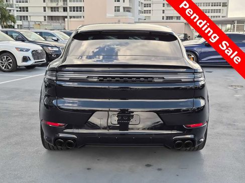 Used 2025 Porsche Cayenne GTS image 4