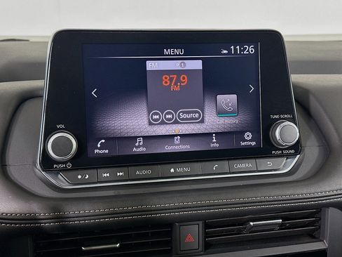 Used 2024 Nissan Rogue SV image 21