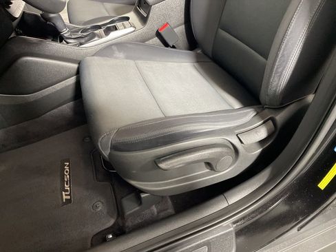 Used 2018 Hyundai Tucson SE image 11