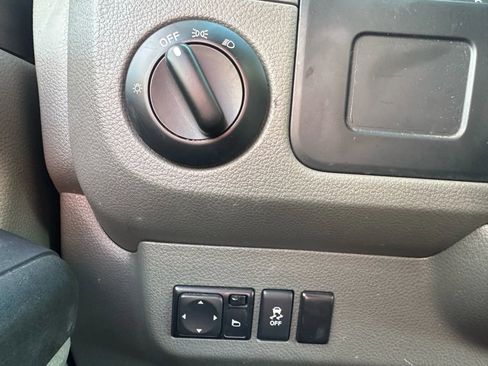 Used 2021 Nissan NV 1500 SV image 12