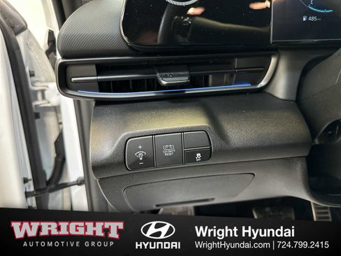 Used 2025 Hyundai Elantra SEL w/ Cargo Package image 23