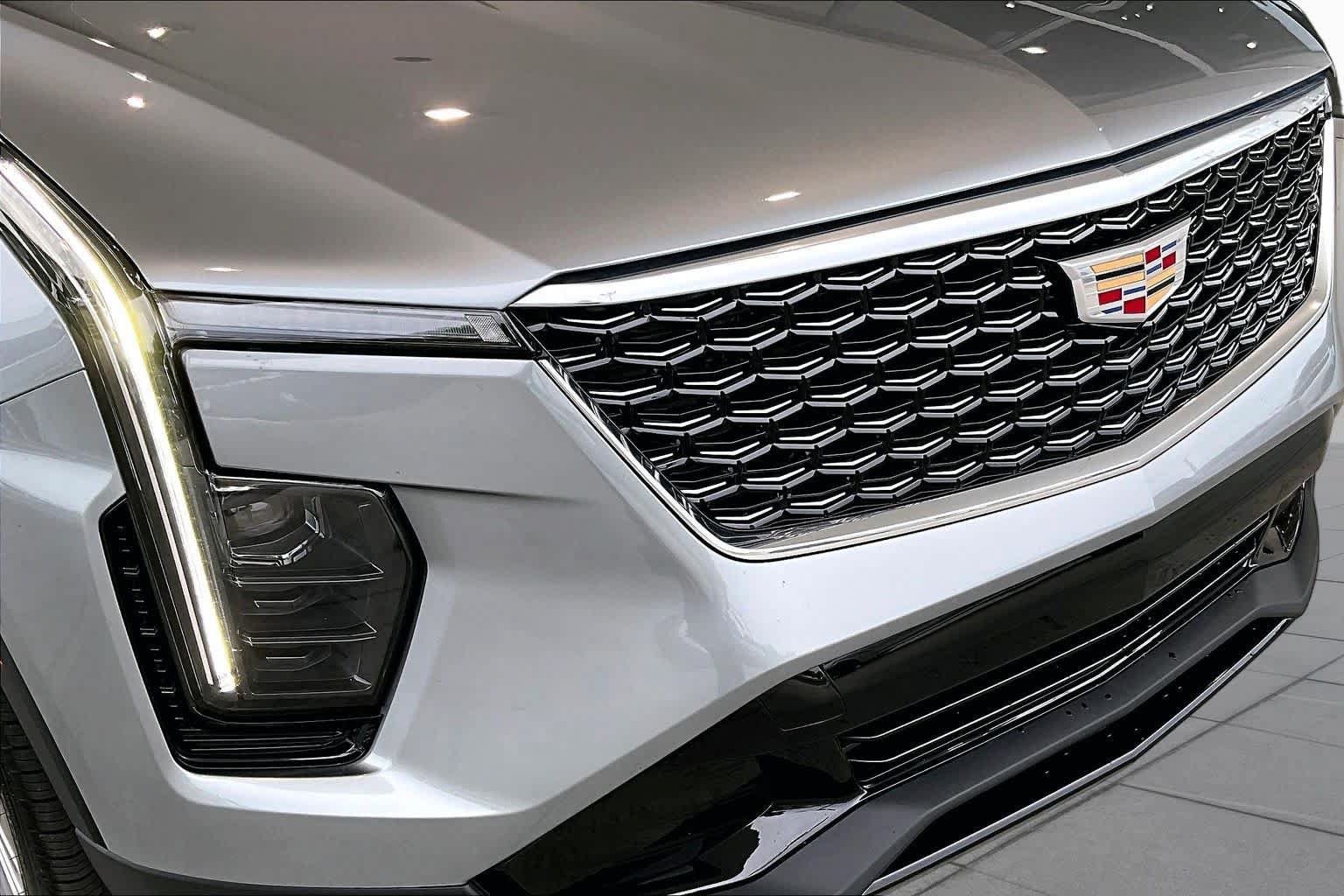 Used 2024 Cadillac XT4 Premium Luxury FWD image 29