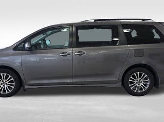 Used 2018 Toyota Sienna XLE Premium video 2