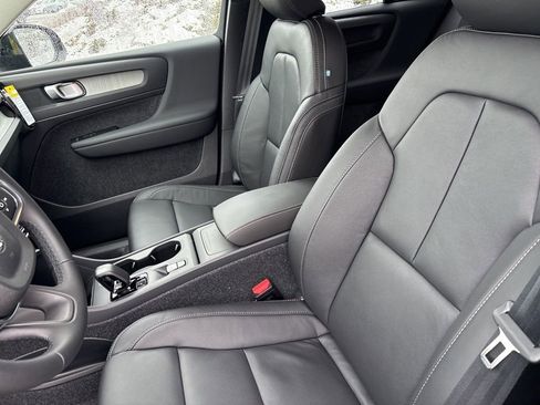 New 2026 Volvo XC40 B5 Core w/ Climate Package AWD/4WD image 20